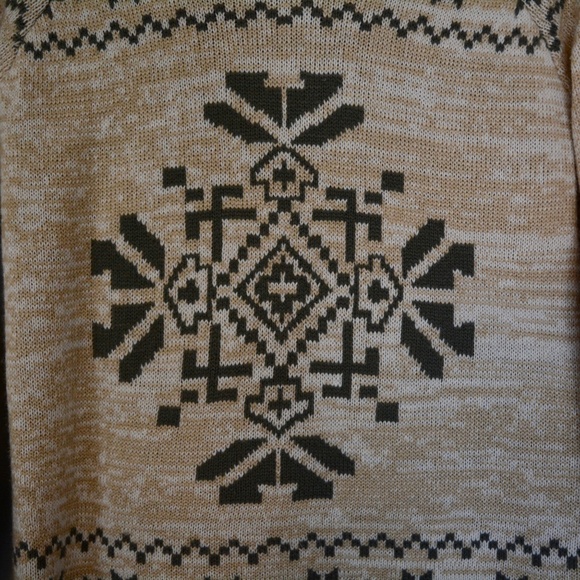 Women's Flying Tomato Fringe Hoodie Sweater - Picture 5 of 7